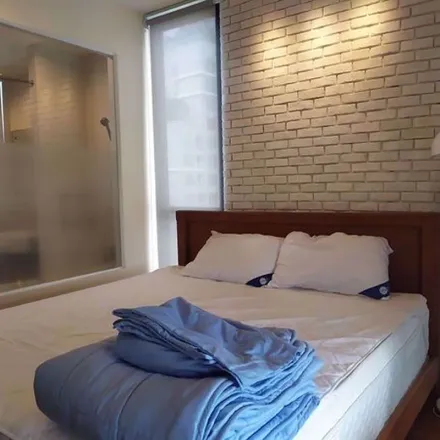 Rent this 1 bed apartment on unnamed road in Huai Khwang District, Bangkok 10310