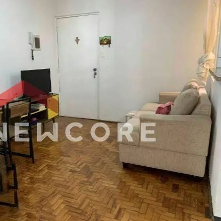 Buy this 2 bed apartment on Rua Doutor Cesário Mota Júnior 526 in Higienópolis, São Paulo - SP