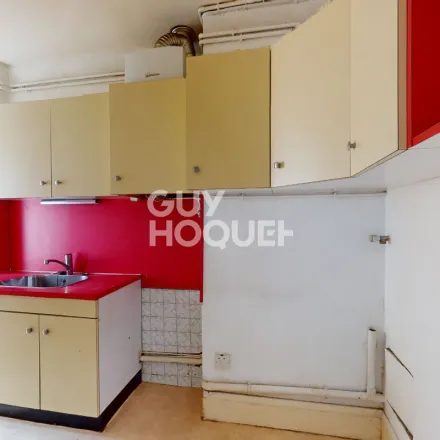Rent this 3 bed apartment on 6 Avenue Paul de Kock in 93260 Les Lilas, France