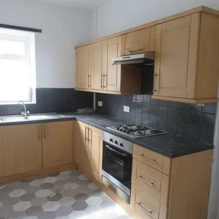 Image 3 - Beswick Street, Royton, OL2 5AN, United Kingdom - Apartment for rent