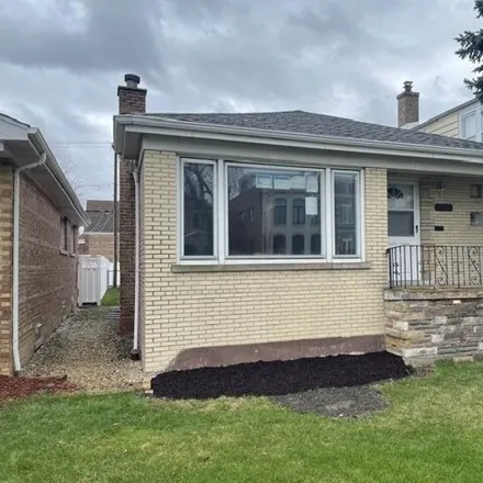 Buy this 3 bed house on 6137 West 55th Street in Chicago, IL 60638