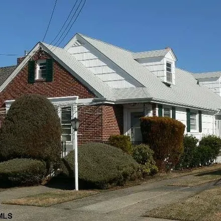 Rent this 3 bed house on 93 North Gladstone Avenue in Margate City, Atlantic County
