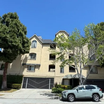 Rent this 2 bed condo on 3822 East 7th Street in Long Beach, CA 90804
