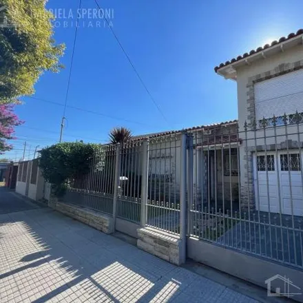 Buy this 4 bed house on Álvarez Thomas 837 in Partido de Lomas de Zamora, B1834 GMJ Lomas de Zamora