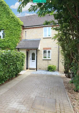 Rent this 2 bed townhouse on Woodlands Crescent in Buckingham, MK18 1GT