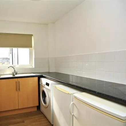 Image 3 - Gordon Road, Ashford, TW15 3EU, United Kingdom - Apartment for rent