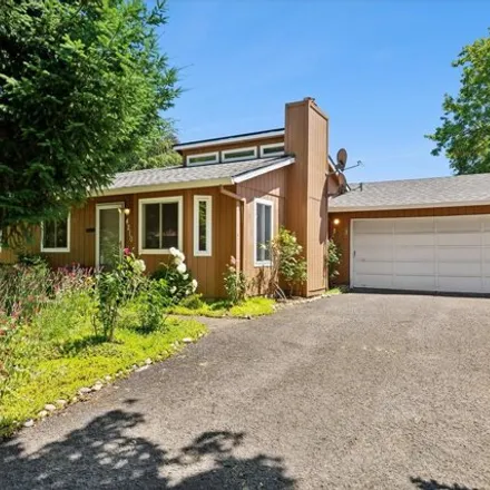Buy this 3 bed house on 4210 SW 192nd Ave in Beaverton, Oregon