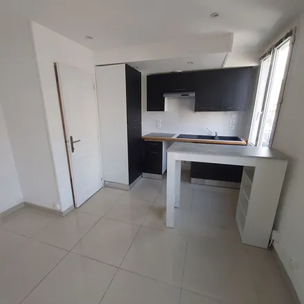 Rent this 2 bed apartment on 77 Rue Sadi Carnot in 76160 Darnétal, France