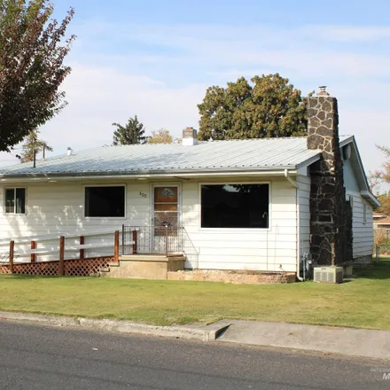 Buy this 4 bed house on 609 Cedar Avenue in Lewiston, ID 83501