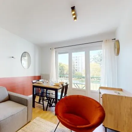 Rent this 3 bed room on 68 Avenue Général Leclerc in 69100 Villeurbanne, France