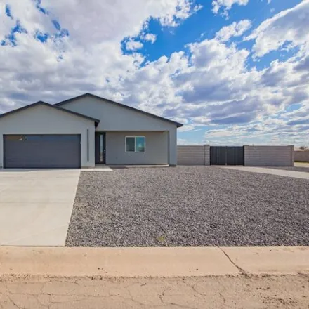 Buy this 3 bed house on 13398 South Kashmir Road in Arizona City, Pinal County