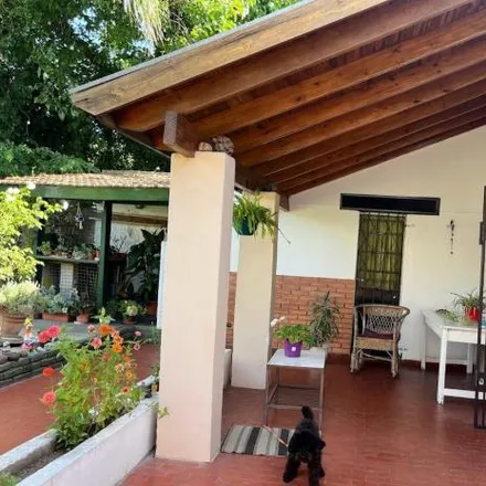 Buy this 2 bed house on Diagonal 170 - Concejal Centenario Calcagno 3030 in Villa Godoy Cruz, José León Suárez