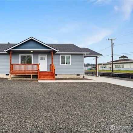 Buy this 3 bed house on 303 East Perry Street in Aberdeen, WA 98520