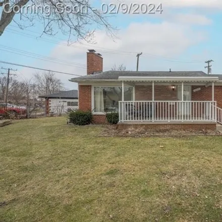 Buy this 3 bed house on 6503 Rockland Street in Dearborn Heights, MI 48127