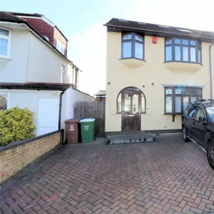 Buy this 4 bed duplex on Shinglewell Road in London, DA8 1LZ