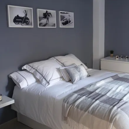 Rent this 2 bed apartment on Social Club in Carrer de Quart, 46001 Valencia