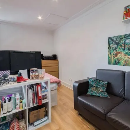 Rent this 5 bed apartment on 29 Leighton Road in London, NW5 2QG