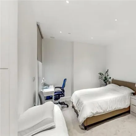 Buy this 1 bed apartment on Aurora Apartments in 2 City Road, London