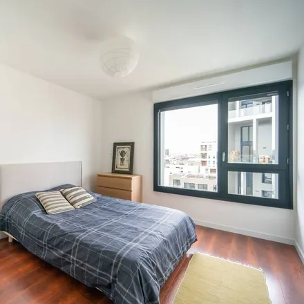 Rent this 4 bed apartment on Asnières-sur-Seine in Rue Denis Papin, 92600 Asnières-sur-Seine