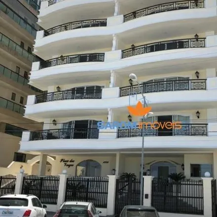 Rent this 4 bed apartment on Coral padaria e restaurante in Rua Jorge Lóssio 741, Centro