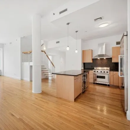Image 2 - 121 West 19th Street, New York, NY 10011, USA - Condo for sale