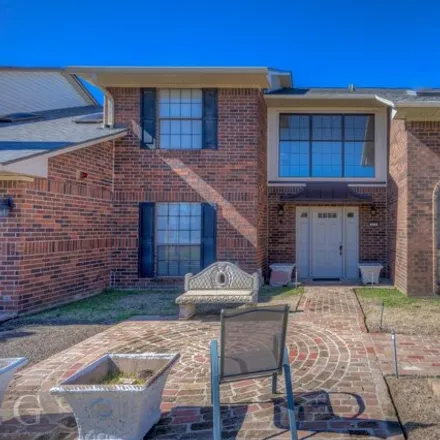 Buy this 2 bed townhouse on 3653 Green Acres Drive in Bossier City, LA 71111