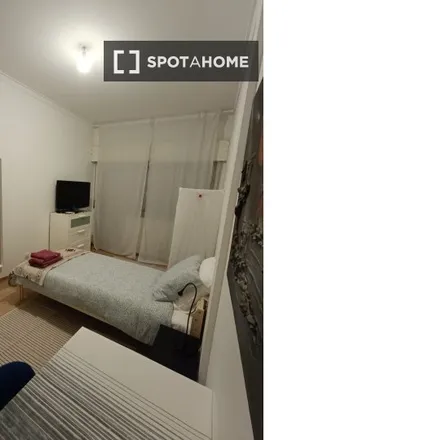 Rent this 1 bed room on Praceta das Amoreiras 8 in 2635-317 Rio de Mouro, Portugal