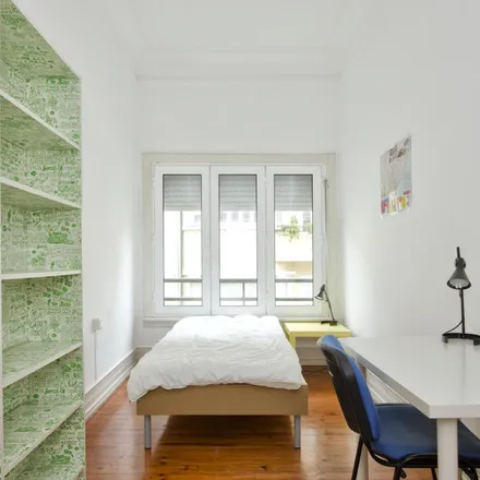 Rent this 6 bed room on Pizza Hut in Avenida João XXI, 1000-081 Lisbon