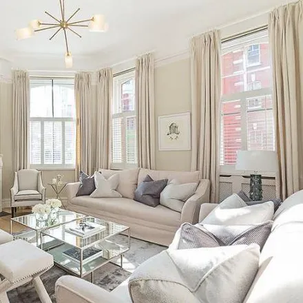 Rent this 3 bed apartment on 227 Sussex Gardens in London, W2 2RL