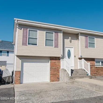 Buy this 3 bed house on 6 West Delaware Drive in Little Egg Harbor Township, NJ 08087