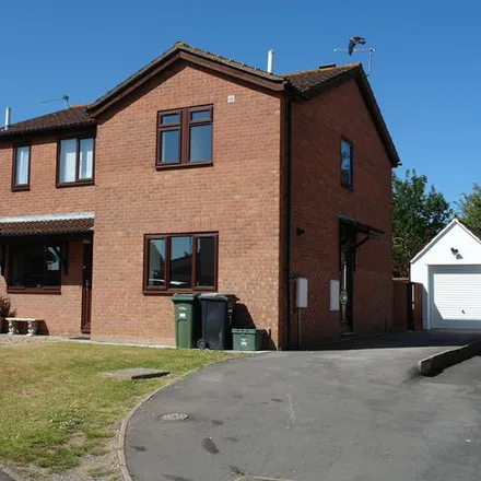 Rent this 2 bed apartment on Mayflower Gardens in Nailsea, BS48 1QW