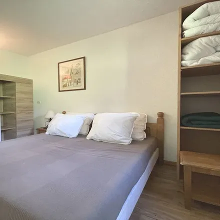 Rent this 1 bed apartment on Centre d'incendie et de secours de Puy-Saint-Vincent in L'Eyssarvia, D 4