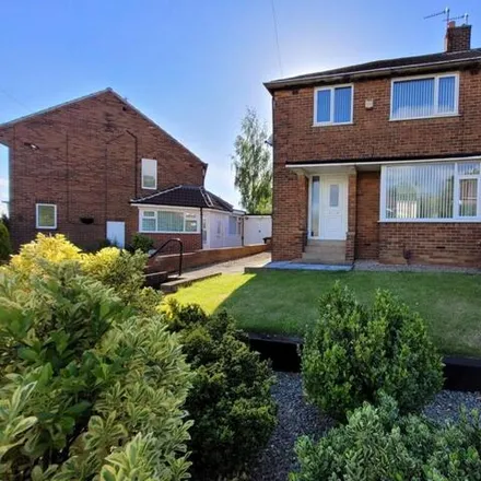 Rent this 3 bed duplex on Henconner Lane in Pudsey, LS13 4LG