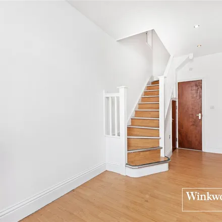 Image 4 - Wentworth Avenue, London, N3 1YB, United Kingdom - Duplex for rent