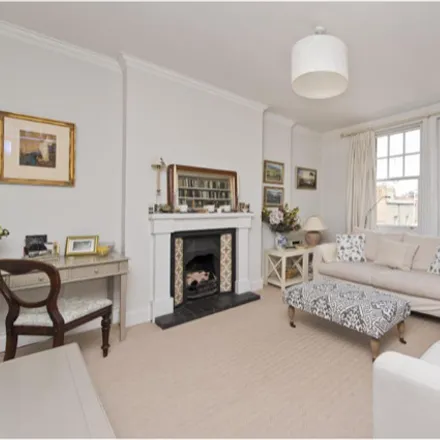 Image 3 - 27 Avonmore Road, London, W14 8RP, United Kingdom - Apartment for sale