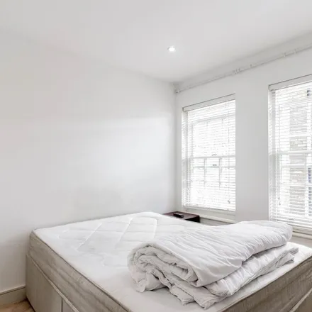 Rent this 3 bed apartment on 1 Montague Mews in Old Ford, London