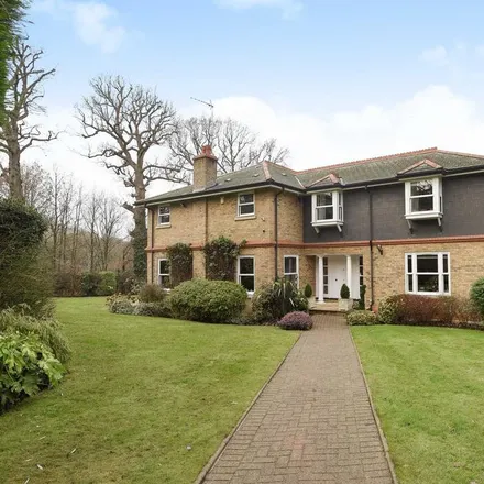 Rent this 5 bed house on Barnet Lane in Elstree, WD6 3RD