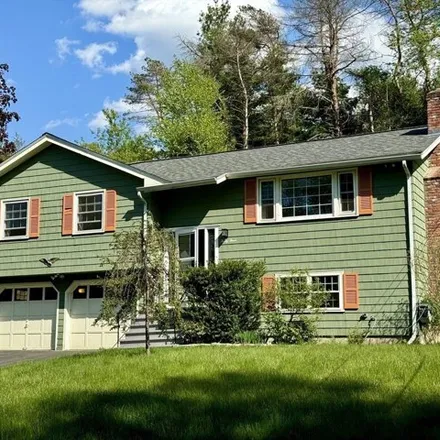 Rent this 3 bed house on 33 Simon Willard Road in Acton, MA 01720