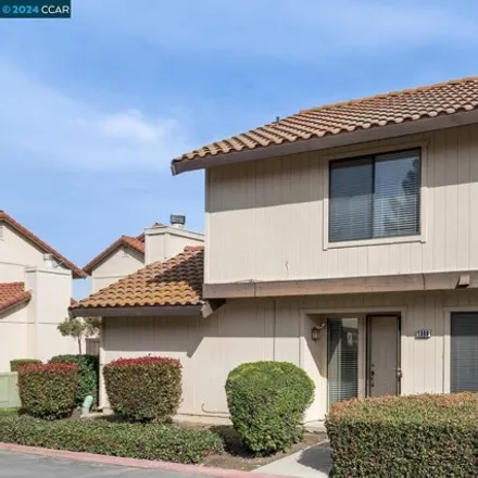 Buy this 3 bed condo on 7035 Calvine Road in Sacramento, CA 95823