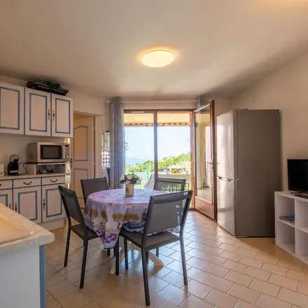 Image 2 - 83240 Cavalaire-sur-Mer, France - Apartment for rent