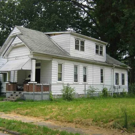 Rent this 2 bed house on 516 South Bedford Avenue in Evansville, IN 47713