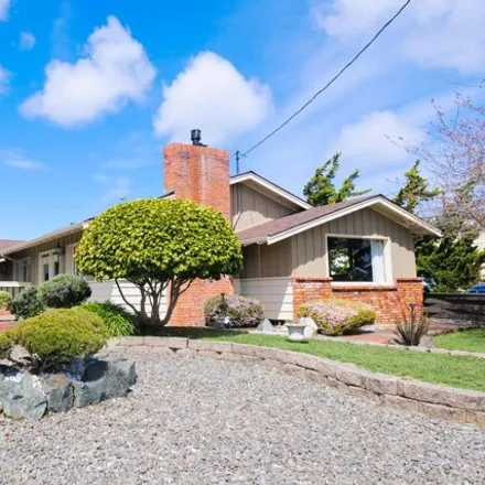 Buy this 3 bed house on 744 Harris Street in Eureka, CA 95503