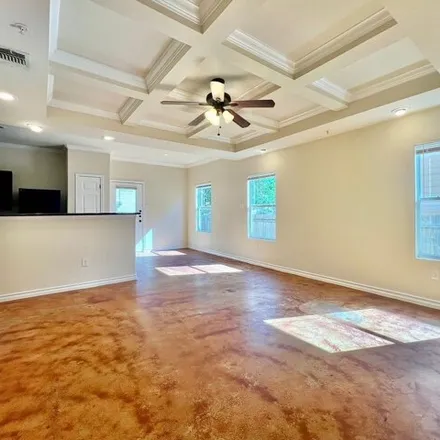 Buy this 12 bed house on 5156 Flipper Drive in San Antonio, TX 78238