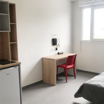 Rent this 4studio apartment on Résidence Triptik in Avenue Comtesse Lily Pastré, 13010 Marseille