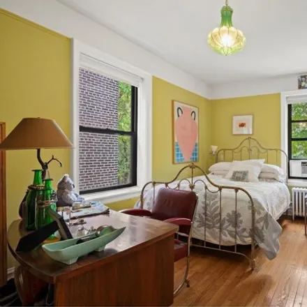 Image 6 - 83-12 35th Avenue, New York, NY 11372, USA - Apartment for sale