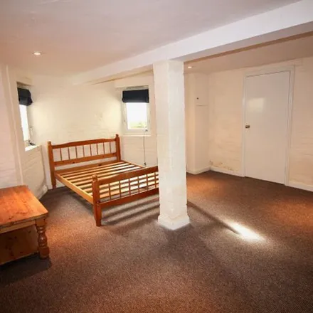 Image 5 - Clarendon Avenue, Royal Leamington Spa, CV32 4RZ, United Kingdom - Apartment for rent
