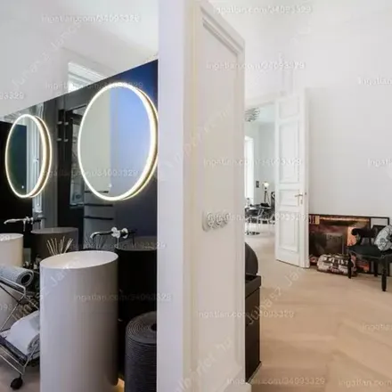 Rent this 3 bed apartment on Wesselényi utca / Erzsébet körút in Budapest, Erzsébet körút