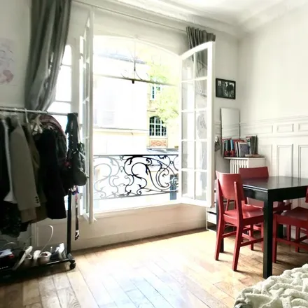 Rent this 3 bed apartment on 136 Avenue Émile Zola in 75015 Paris, France