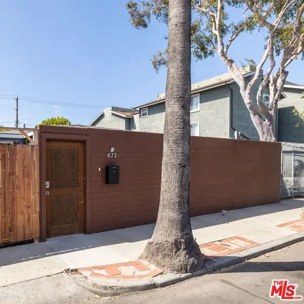 Image 2 - 673 Broadway Street, Los Angeles, CA 90291, USA - House for sale