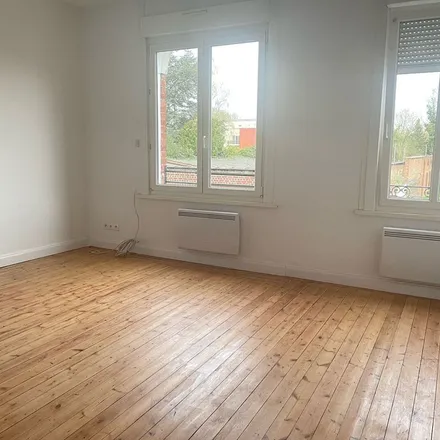 Rent this 3 bed apartment on 5 t Avenue Marc Sangnier in 59280 Armentières, France